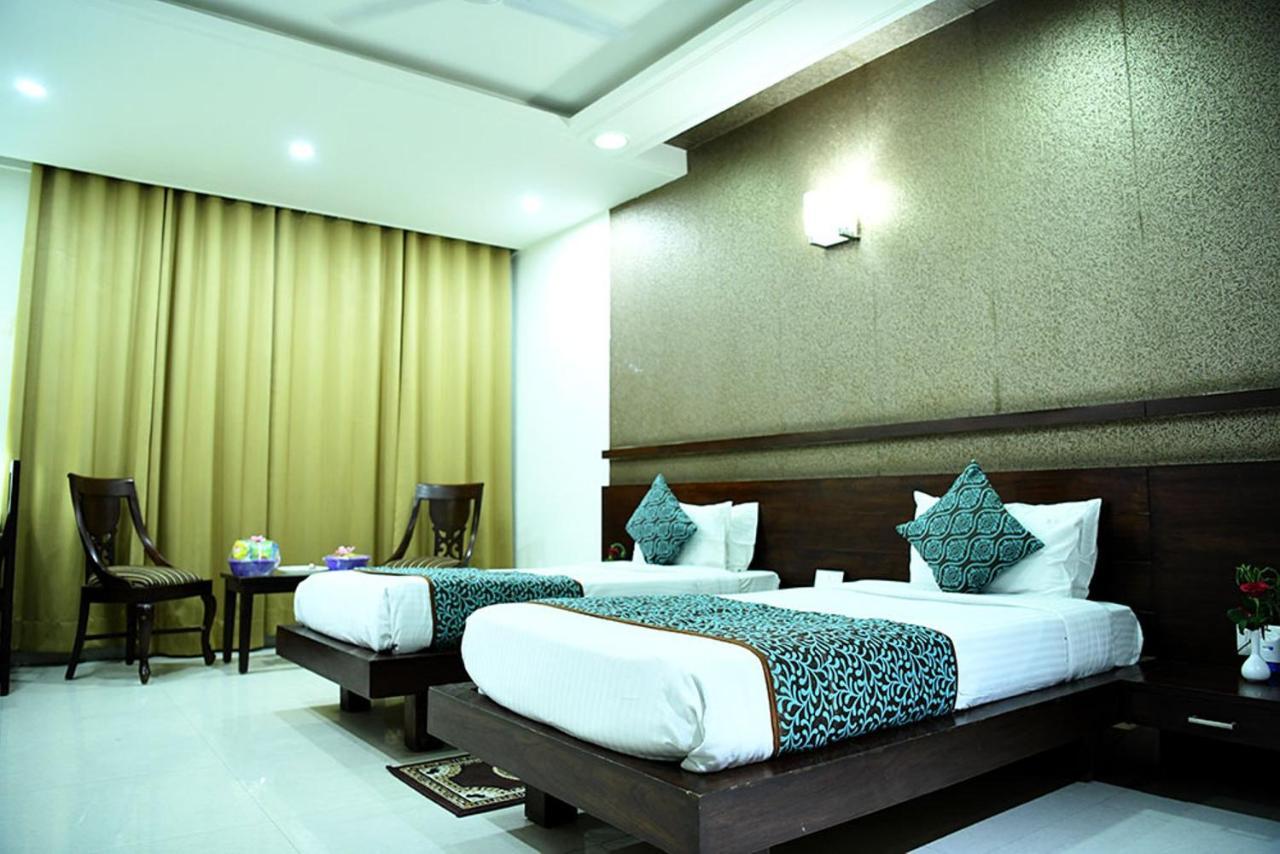 Hotel Royal Villas Бопал Екстериор снимка